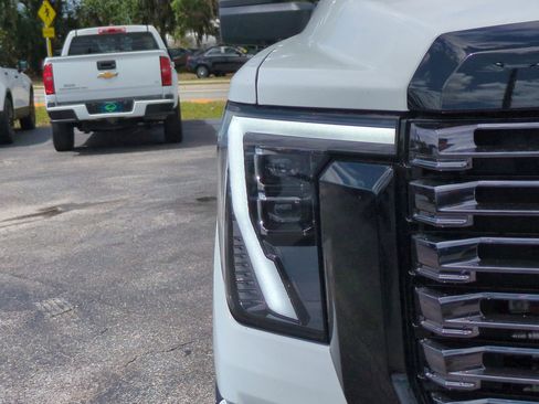 Certified 2026 GMC Sierra 3500 Denali Ultimate AWD/4WD image 10