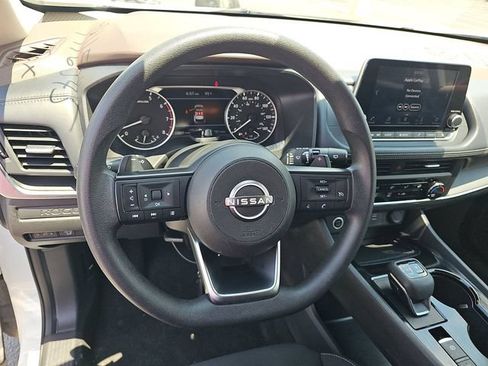 Used 2023 Nissan Rogue S AWD/4WD image 7
