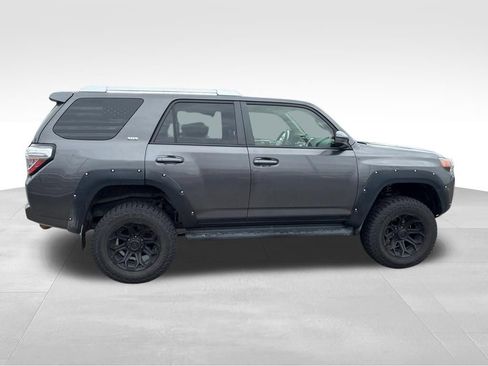 Used 2016 Toyota 4Runner SR5 image 7