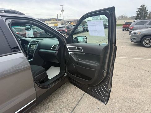 Used 2011 Ford Explorer XLT w/ 201A Rapid Spec Order Code image 57