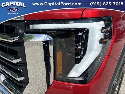 Used 2025 GMC Sierra 2500 SLT w/ SLT Premium Package AWD/4WD image 11