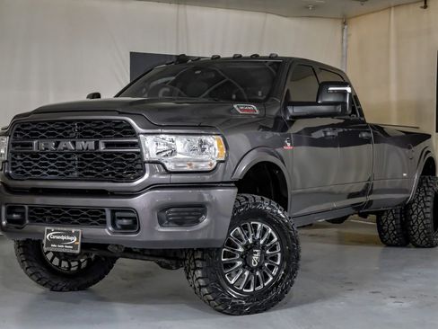 Used 2024 RAM 3500 Tradesman w/ Chrome Appearance Group image 5