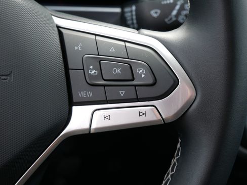 Certified 2022 Volkswagen Tiguan SE image 28