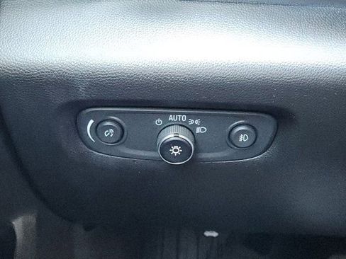 Used 2020 Chevrolet Traverse LT image 23