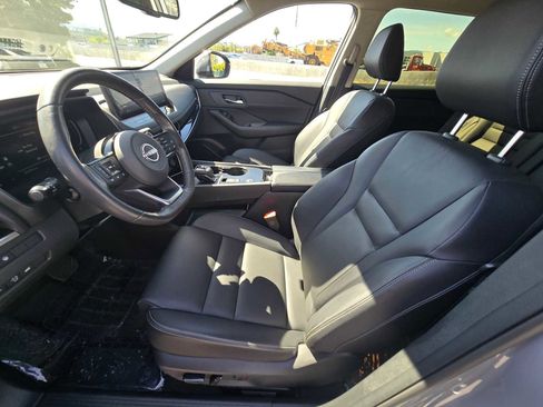 Used 2024 Nissan Rogue SL FWD image 23