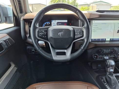 Used 2023 Ford Bronco Outer Banks w/ Sasquatch Package AWD/4WD image 13