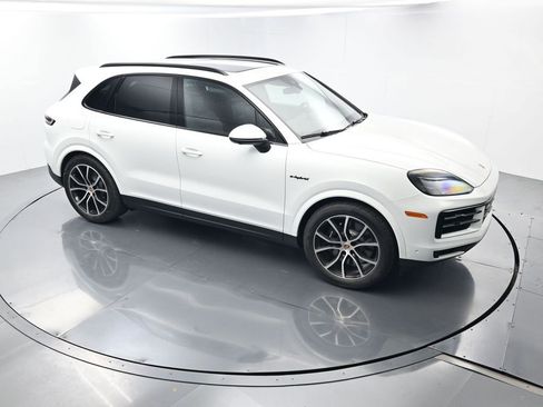 Certified 2025 Porsche Cayenne E-Hybrid AWD/4WD image 42