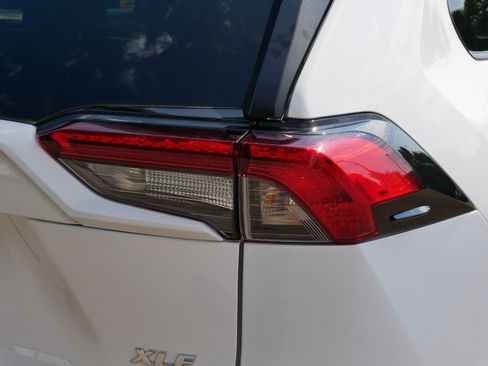 Used 2025 Toyota RAV4 XLE AWD/4WD image 17