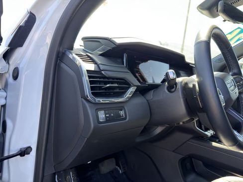 Used 2026 GMC Acadia Elevation w/ Elevation Premium Package FWD image 27