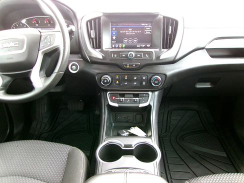 Used 2024 GMC Terrain SLE FWD image 14