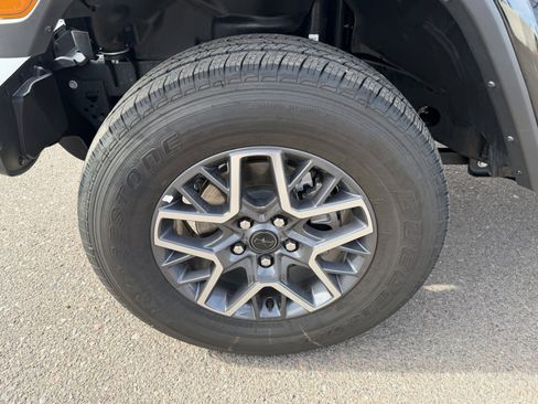 Used 2025 Jeep Wrangler Sahara image 8