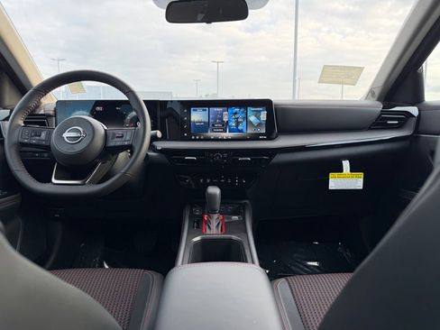 New 2026 Nissan Kicks SR w/ Cold Weather Package FWD image 19