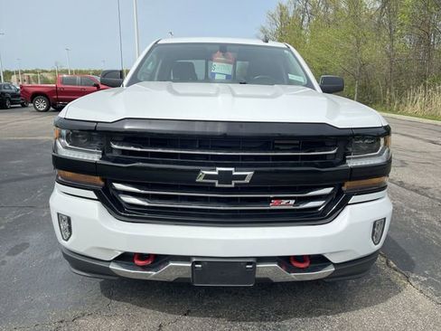 Certified 2018 Chevrolet Silverado 1500 LT w/ Redline Edition AWD/4WD image 30