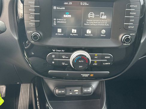Used 2017 Kia Soul + image 29