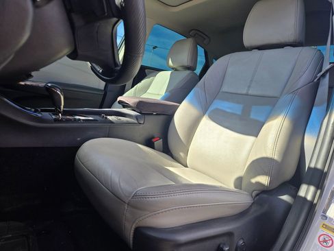 Used 2015 Toyota Avalon XLE Premium w/ Preferred Accessory Package image 10