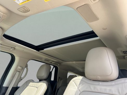 Used 2022 Lincoln Navigator Reserve RWD image 24