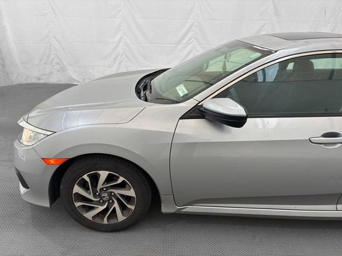 Used 2017 Honda Civic EX image 3
