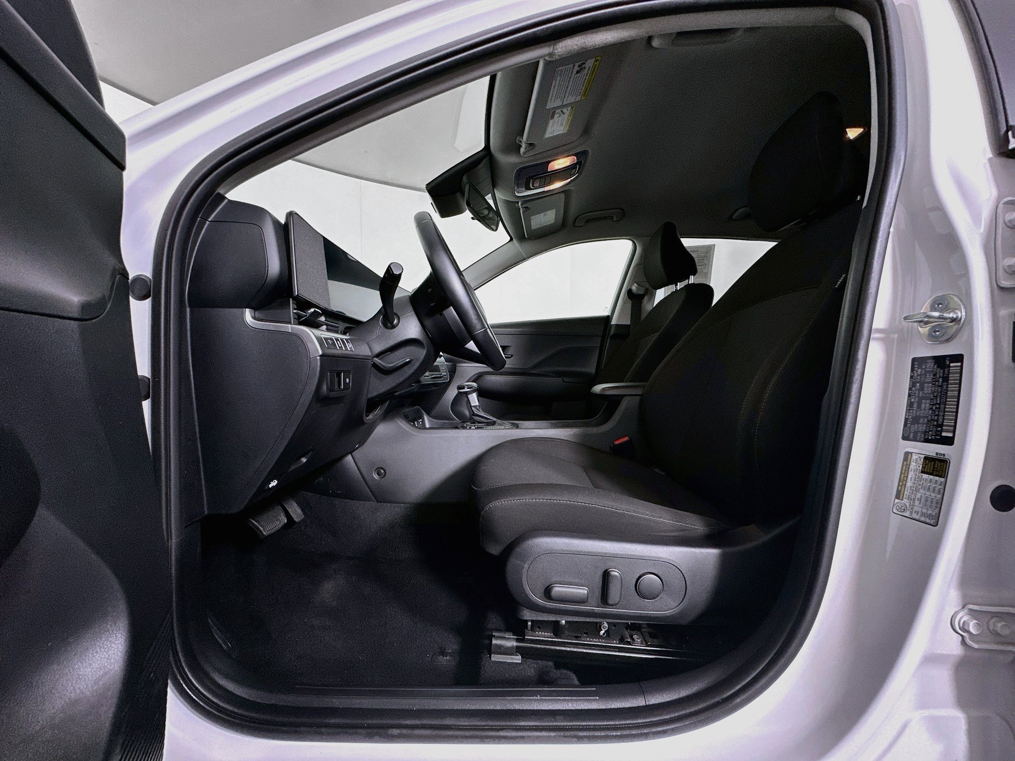 Used 2025 Hyundai Kona SEL FWD image 13