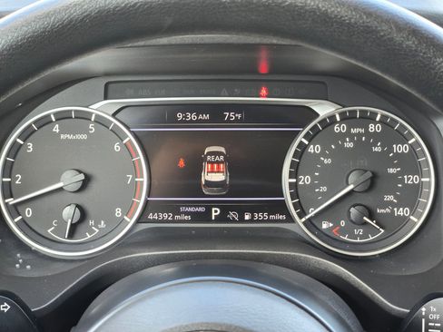 Certified 2024 Nissan Rogue SV image 22