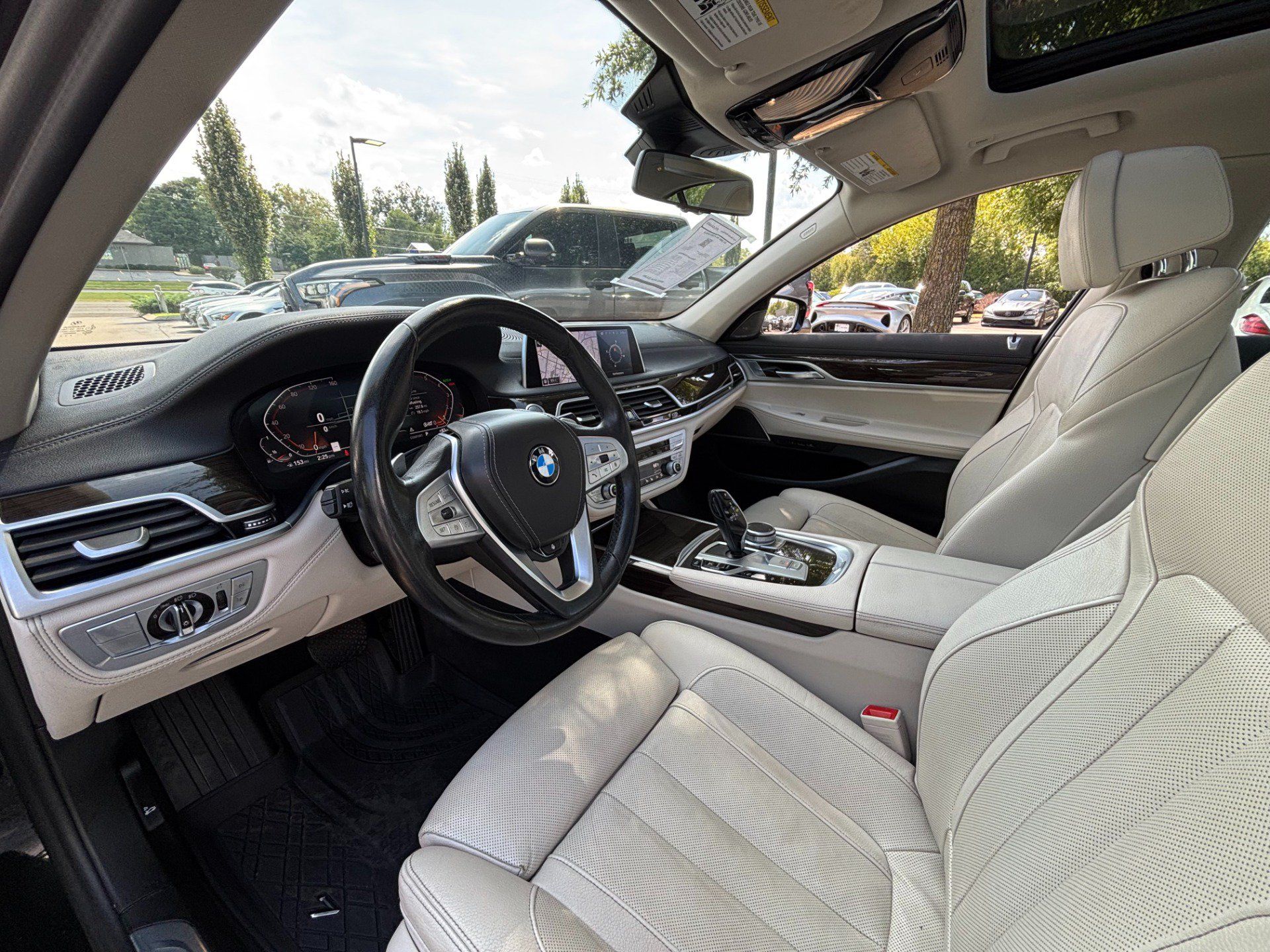 Used 2021 BMW 740i RWD image 21
