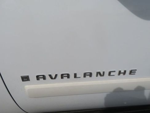 Used 2008 Chevrolet Avalanche LTZ w/ LTZ Preferred Equipment Group image 14