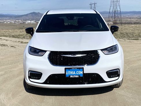 New 2026 Chrysler Pacifica Select AWD/4WD image 10