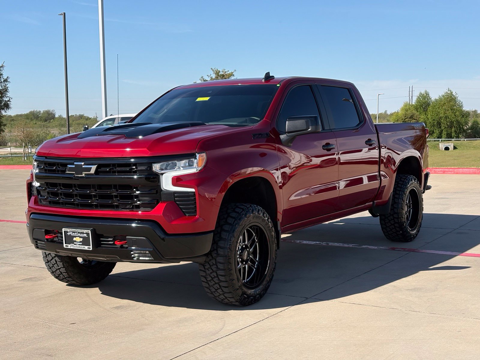 Used 2025 Chevrolet Silverado 1500 LT Trail Boss w/ Convenience Package II AWD/4WD image 3