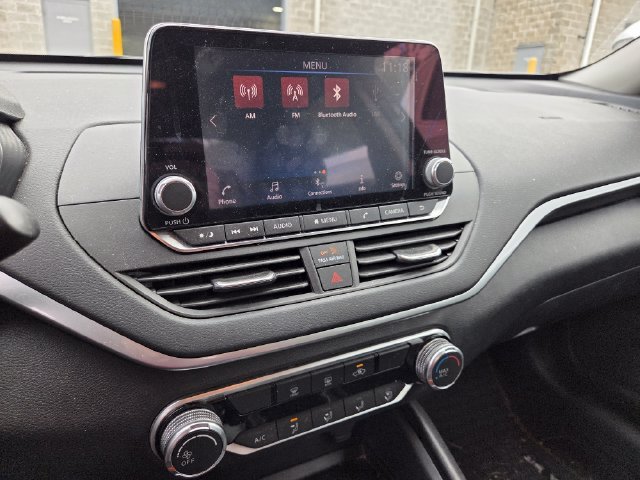 Used 2022 Nissan Altima 2.5 SV FWD image 12