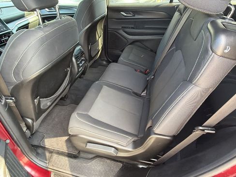 Used 2025 Jeep Grand Cherokee L Laredo w/ Luxury Tech Group I RWD image 23