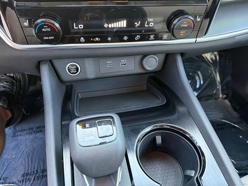 Used 2023 Nissan Rogue SV w/ SV Premium Package AWD/4WD image 30