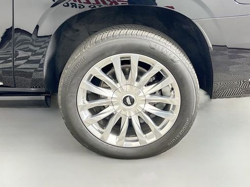 Used 2023 Cadillac Escalade ESV Premium Luxury w/ Performance Package image 40