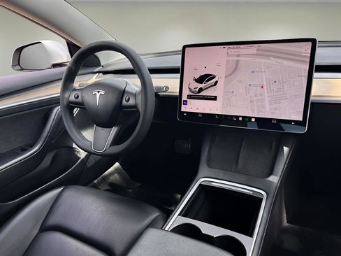 Used 2023 Tesla Model 3 Standard Range RWD image 8