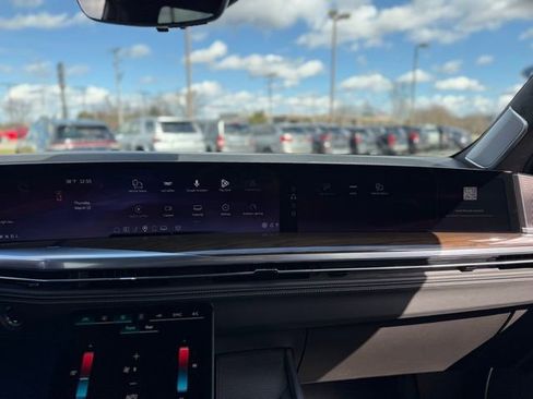 Used 2026 Cadillac Escalade Platinum Sport w/ LPO, Floor Liner Package image 31