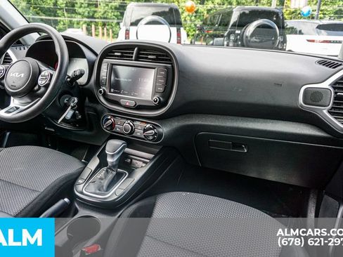 Used 2025 Kia Soul LX w/ LX Technology Package FWD image 24