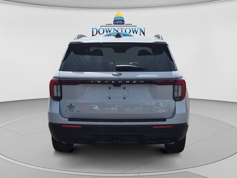 Used 2026 Ford Explorer Active AWD/4WD image 4