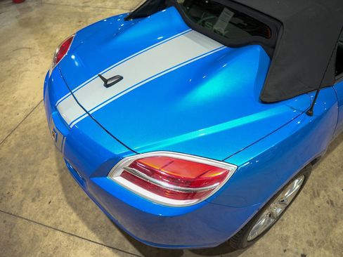 Used 2009 Saturn Sky Hydro Blue RWD image 31