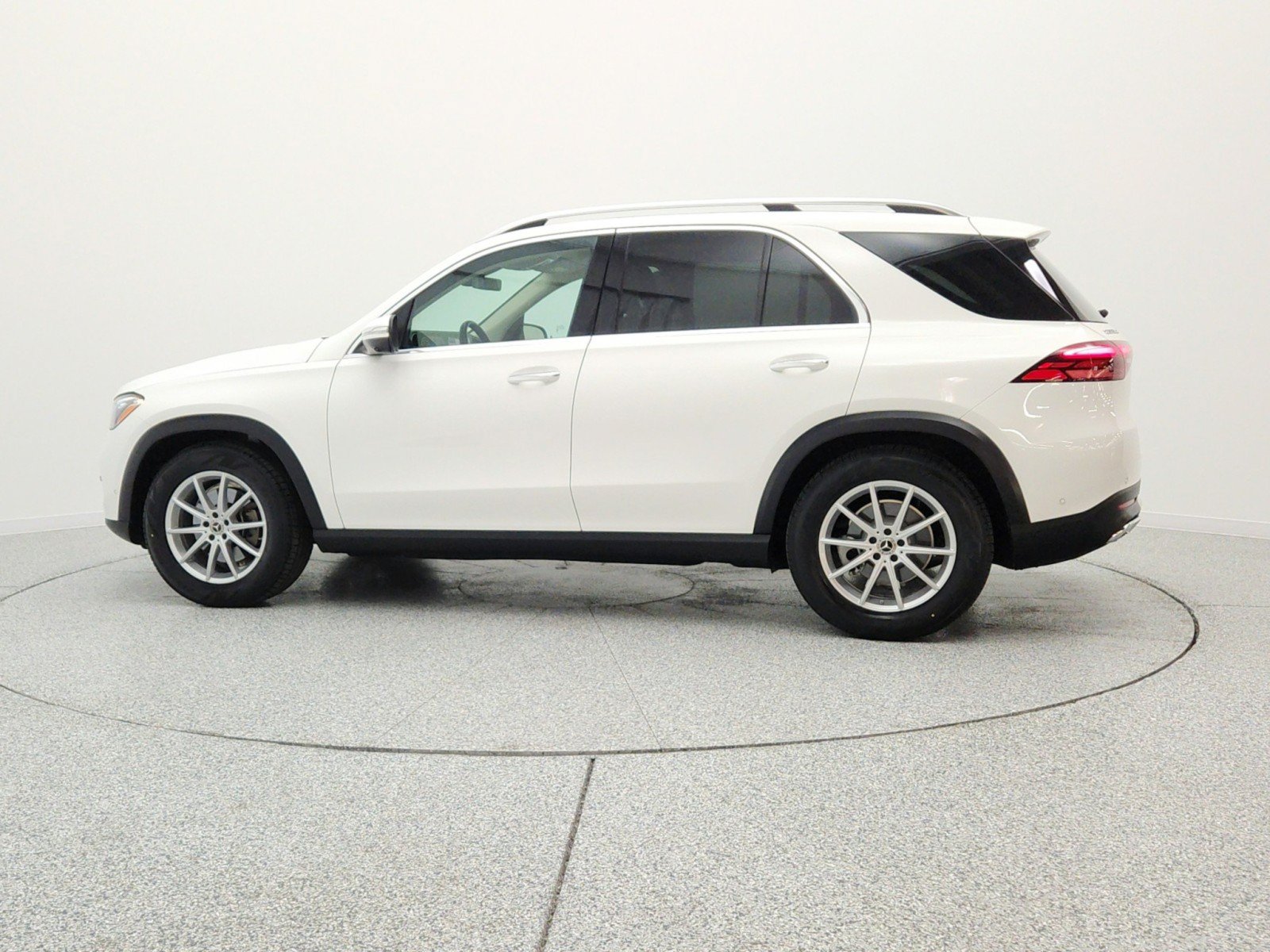 Certified 2025 Mercedes-Benz GLE 350 4MATIC image 9
