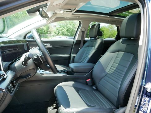 Certified 2025 Kia Sportage SX Prestige AWD/4WD image 34
