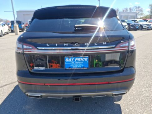 Used 2022 Lincoln Nautilus Reserve AWD/4WD image 5