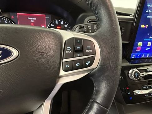 Used 2023 Ford Explorer Limited w/ Limited Technology Package AWD/4WD image 16