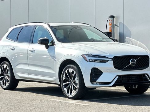 Used 2026 Volvo XC60 B5 Plus w/ Protection Package Premier AWD/4WD image 7