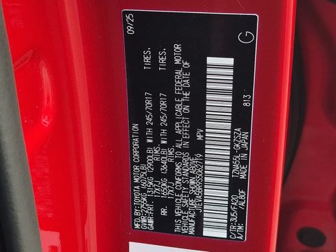 Certified 2025 Toyota 4Runner SR5 AWD/4WD image 13