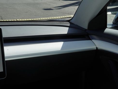 Used 2023 Tesla Model 3 Performance image 20