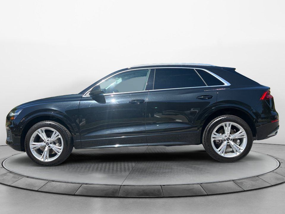 Used 2023 Audi Q8 Premium Plus AWD/4WD image 4