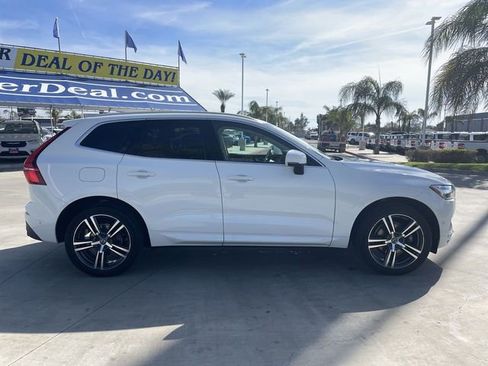Used 2019 Volvo XC60 T5 Momentum w/ Premium Package image 9
