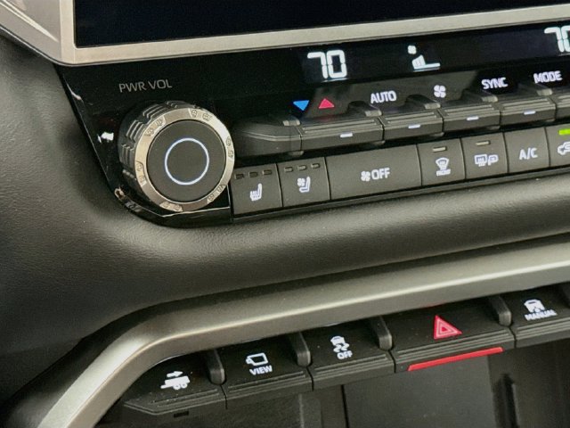 Used 2025 Toyota Tundra Platinum AWD/4WD image 20