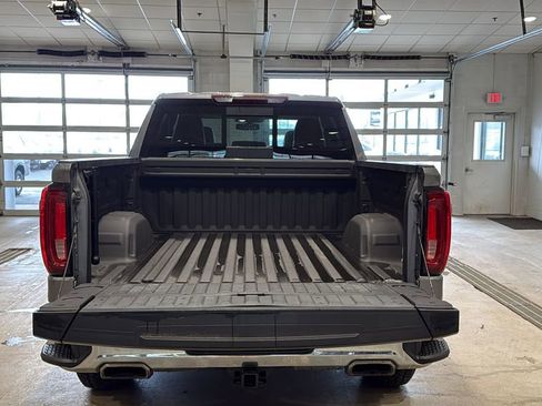 Used 2021 GMC Sierra 1500 SLT w/ SLT Premium Package image 17