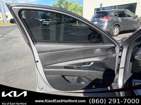 Used 2024 Hyundai Elantra SEL w/ Convenience Package FWD image 28
