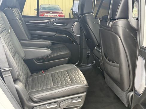 Used 2021 Cadillac Escalade Sport Platinum AWD/4WD image 30