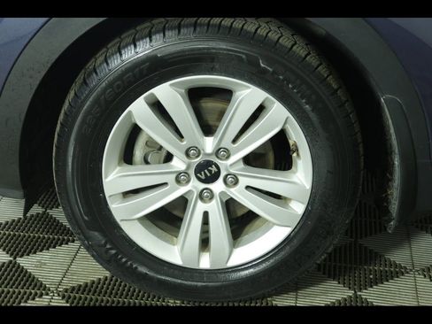 Used 2017 Kia Sportage LX w/ LX Popular Package image 9